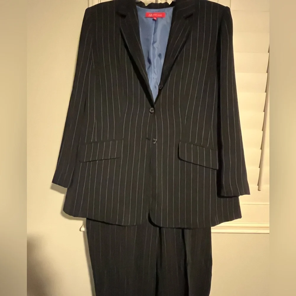 ANNE KLEIN - Pant Suit. Black Pinstripe Blazer and Pants. - Picture 10 of 15